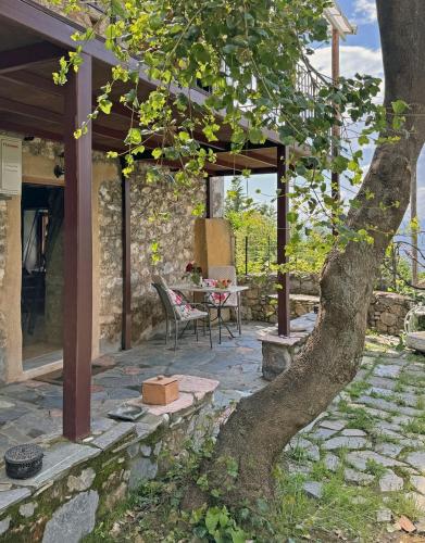Gallery image of Lina's Art and Stone Studio in Verga Kalamata