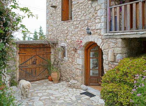 Gallery image of Lina's Art and Stone Studio in Verga Kalamata