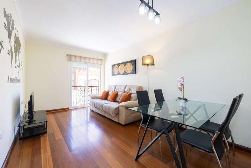 Spacious 3-Bedroom Apartment in Málaga