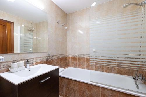 Spacious 3-Bedroom Apartment in Málaga