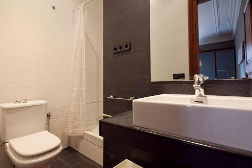 Catalunya Executive 3 bedrooms, 3 bathrooms AC wifi