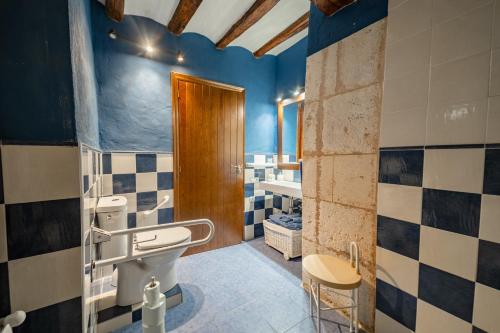 Koupelna v ubytování Apartamentos rurales La Alquería del Pilar
