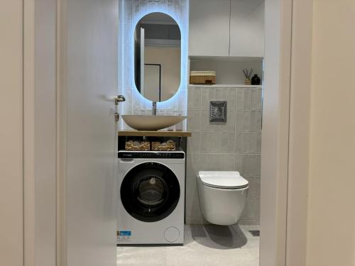 Aura Modern Home