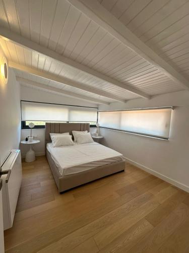 Penthouse with sea view
