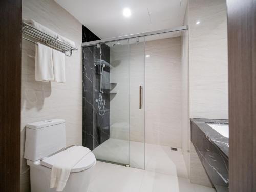 Ένα μπάνιο στο Fortune River View Hotel Nakhon Phanom