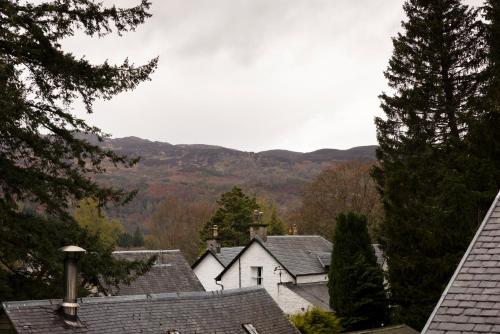 Pemandangan gunung umum atau pemandangan gunung yang diambil dari the country house