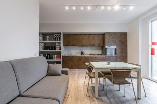 Three room apartment 2 beds, 3rd bed available