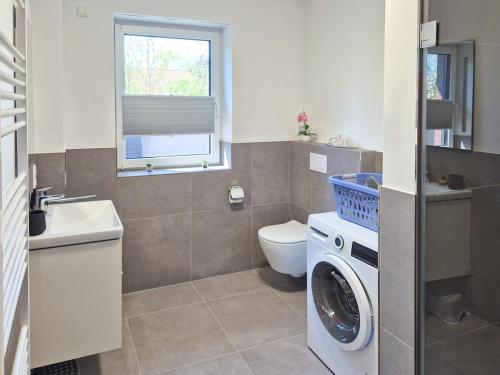 Koupelna v ubytování Ganz Frisch Ferienwohnung bis 6 Personen an der Nordsee