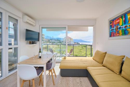 Apartment Titanic by Litto