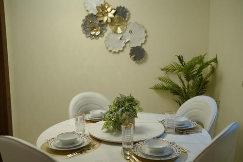 Luxury Downtown Stay by Hogar Holiday Homes