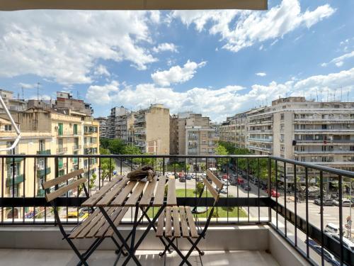 Luxury Downtown Apartment D5