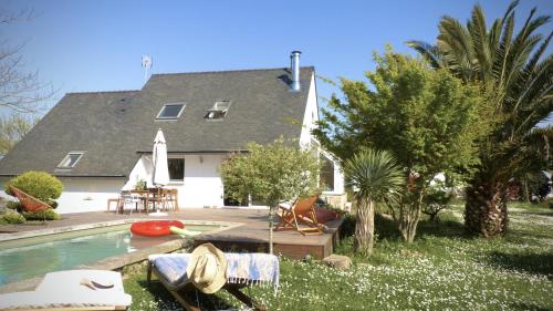 Kercolette, maison avec piscine non chauffée proche des plages