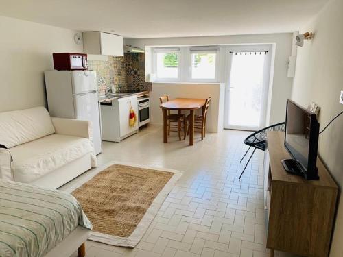 Studio a 2kms du port