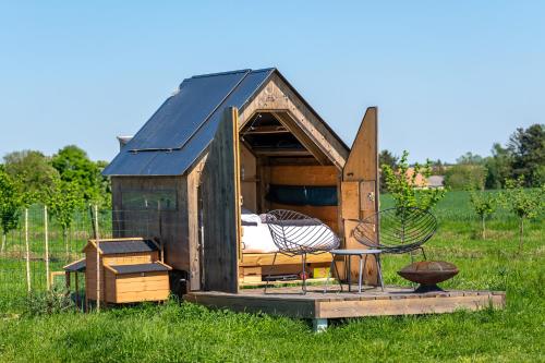 Κήπος έξω από το La Tiny House de l'Ouchette
