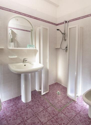 Un baño de Hotel Napoleon