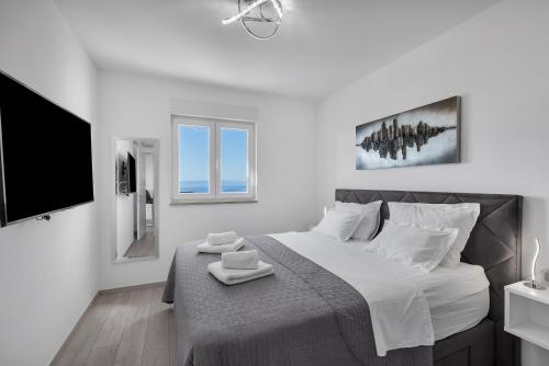 Luxury Sea View Apartment Sunrise with Free Parking