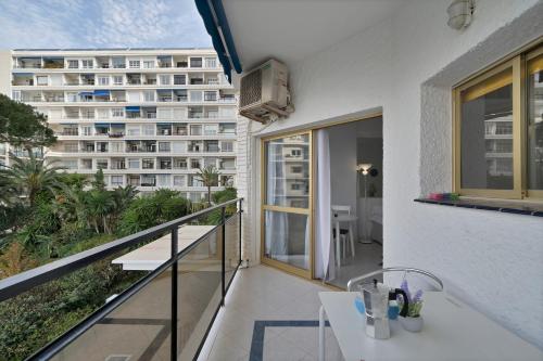 SKOL A103 - Wā Marbella Beach