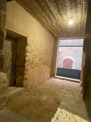 Gambar di galeri bagi La falsa de Palacio di Buera