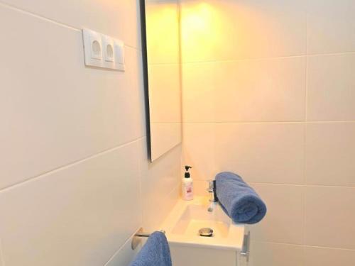 Begona White Pearl City Center Studio Nogalera by NAMASTE ELITE