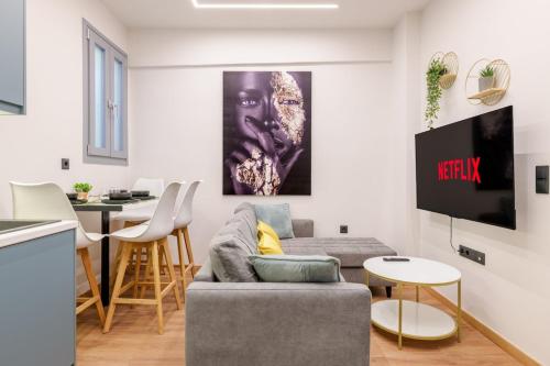 The Athens Getaway Apartment GF