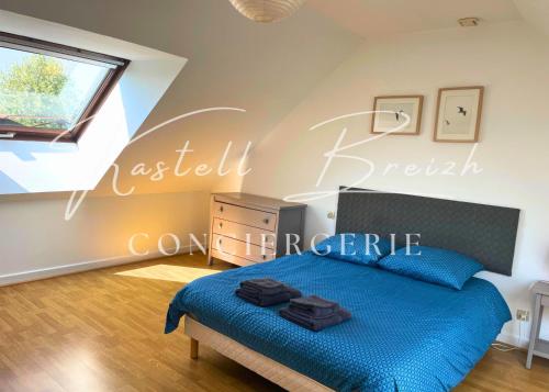 Postel nebo postele na pokoji v ubytování Maison et Jardin Ar Fardo by Kastell Breizh Conciergerie