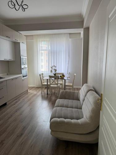 Η κουζίνα ή μικρή κουζίνα στο 3 room apartment