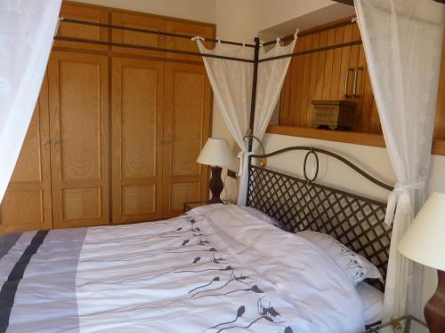 Ένα ή περισσότερα κρεβάτια σε δωμάτιο στο villa luna