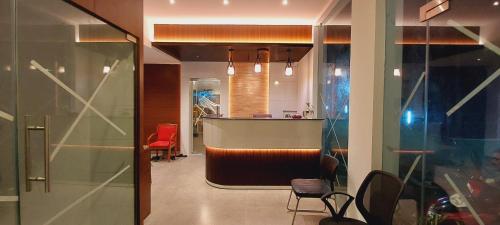 JāmbにあるRoundana Residency SIPCOT OMR Chennai - Unit of Prohotelのギャラリーの写真