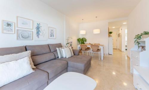 Χώρος καθιστικού στο Luma Ocean View Balcony