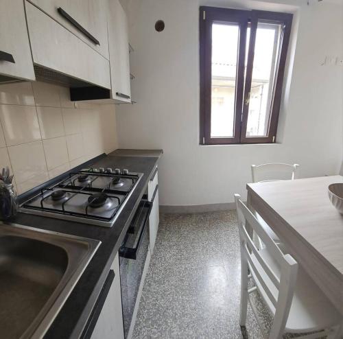 Kuchyň nebo kuchyňský kout v ubytování Tra Mare e Terra Reggio Calabria