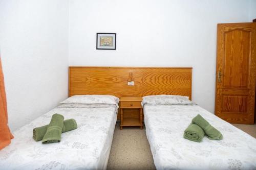 Central location P, terrace with pool view, sunny, quiet, wifi