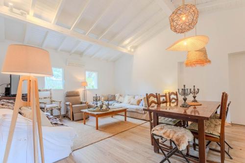 Frejus, quiet villa, beautiful terrace and wifi