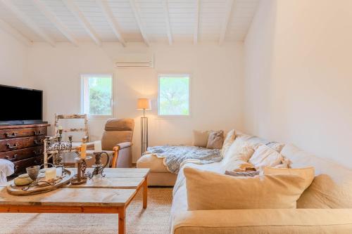 Frejus, quiet villa, beautiful terrace and wifi