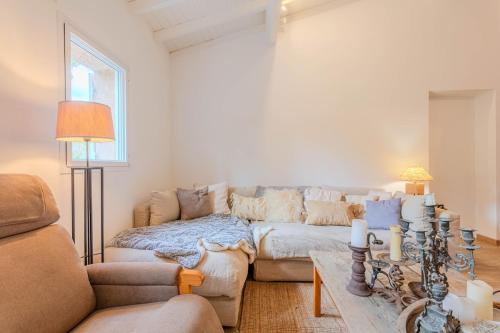 Frejus, quiet villa, beautiful terrace and wifi