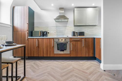 Modern Liverpool Retreat with Free Parking Ideal for Work and City Breaks photo 11