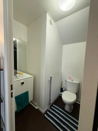 Photo de la galerie de l'établissement Private Bedroom, in a house of 2 roomates, à Asnières-sur-Seine