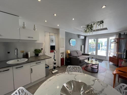 Port Frejus, 400m des plages et base nature, studi