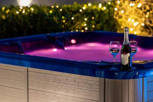 M&B Green Oasis with pool and jacuzzi