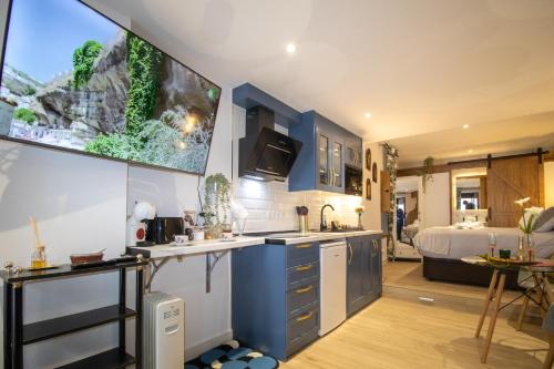 O bucătărie sau chicinetă la Roca Loft Maruja