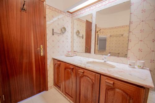 Casa Vista do Mar Cozy Townhouse in Carvoeiro