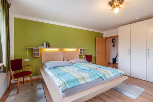 Una cama o camas en una habitación de Haus Michler