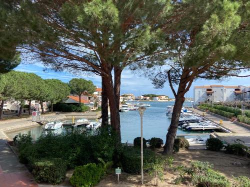 Photo de la galerie de l'établissement Balcon sur la Lagune, à Saint Cyprien Plage