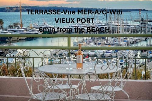 SUPERBE DUPLEX IDEALEMENT SITUE PROCHE PLAGES AVEC GRANDE TERRASSE VUE PORT !l A1B59