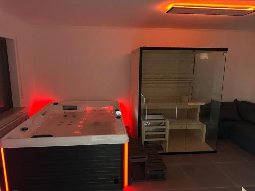 Gambar di galeri bagi Ferienwohnung mit Pool und Sauna - Medebach di Medebach