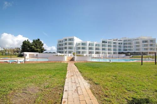 Prainha Paradise - Silhueta Citadina