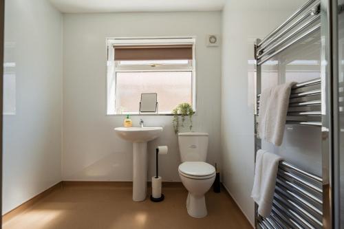 Koupelna v ubytování Winston Bungalow By Horizon Stays