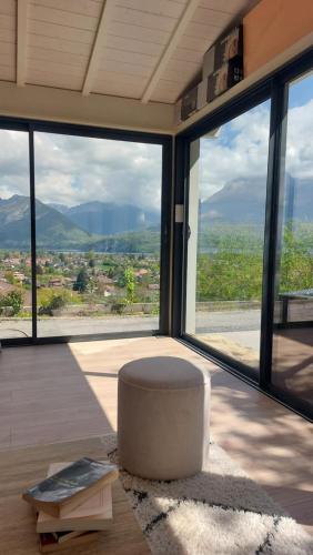 T2 indépendant de 40m2 vue lac et montagnes dans résidence principale