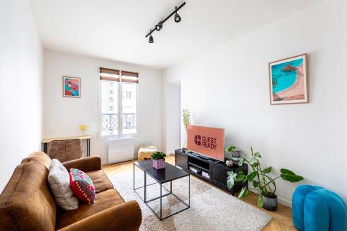 GuestReady - Chic Parisian nest near the Metro