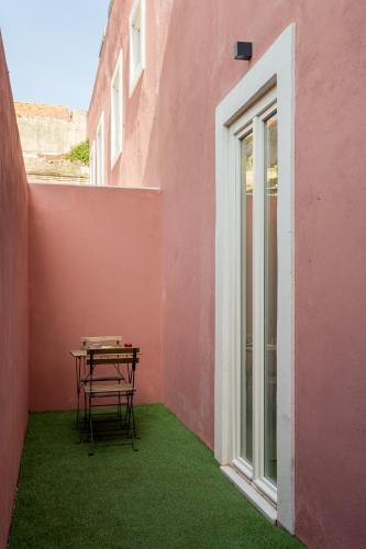 The Lisbon Hideaway, 2 Bed Urban Terrace Stay