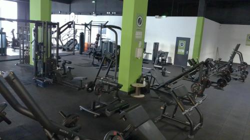 Fitness centrum a/nebo fitness zařízení v ubytování Grand Hotel de Castres